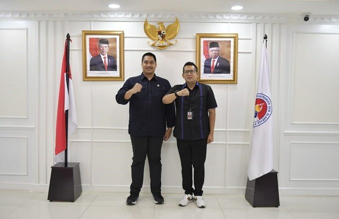 3590Terima-Kadispora-Jatim--Menpora-Dito-Segera-Fokuskan-Senam-Jadi-Olahraga-Wajib-Sekolah