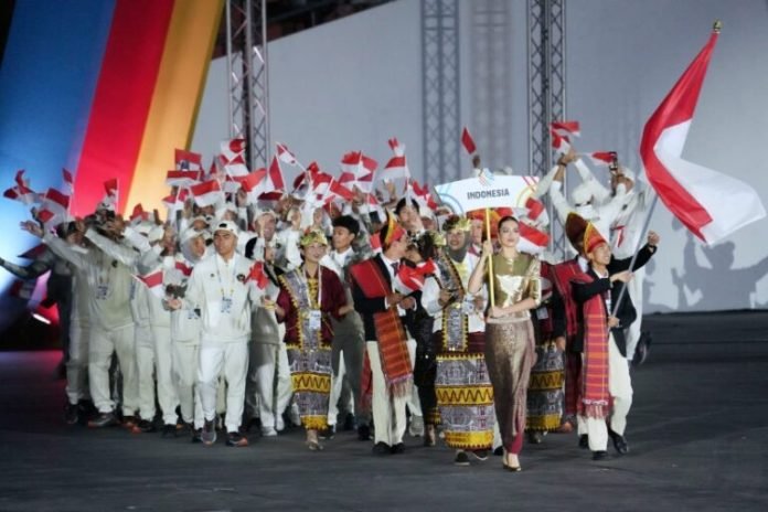 6769aura-anggun-dan-gagah-busana-nusantara-di-opening-ceremony-sea-games-2025-thailand-768x512