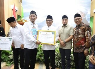 Andra Soni Raih Penghargaan Al Khairiyah, Sekolah Gratis dan Wajib Mengaji Jadi Sorotan