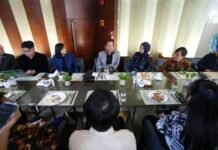 Bertemu Mahasiswa Indonesia di Beijing, Menteri Iftitah: Ilmu Pengetahuan Harus Jadi Solusi Nyata bagi Rakyat