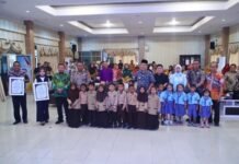 Bupati Bangka Salurkan 240 Smart Tablet, Perkuat Digitalisasi Pendidikan