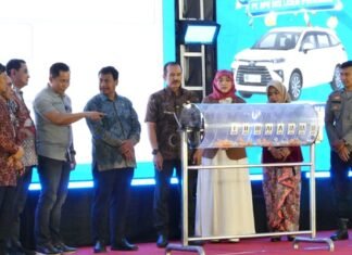 Bupati Rembang Ajak Warga Perkuat Budaya Menabung, Nasabah Tamades Bawa Pulang Toyota Avanza