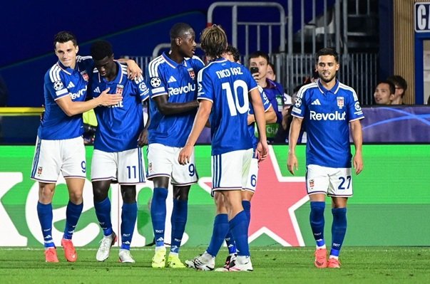 Como 1907 Takluk 2-3 dari Feyenoord di Liga Champions