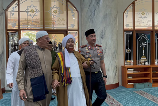Kapolri Suyudi Ario Seto Bersilaturahmi dengan Habib Umar bin Hafidz, Perkuat Sinergi Ulama dan Polri