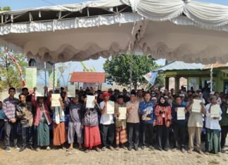 Kementerian Transmigrasi Tuntaskan Penantian Warga Jeringo, 109 Sertifikat Dibagikan