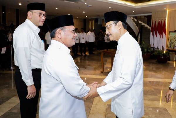 Lantik Hasan Chabibie Jadi Sekjen Kemensos, Gus Ipul Tekankan Integritas dan Perubahan Nyata dalam Pelayanan Publik