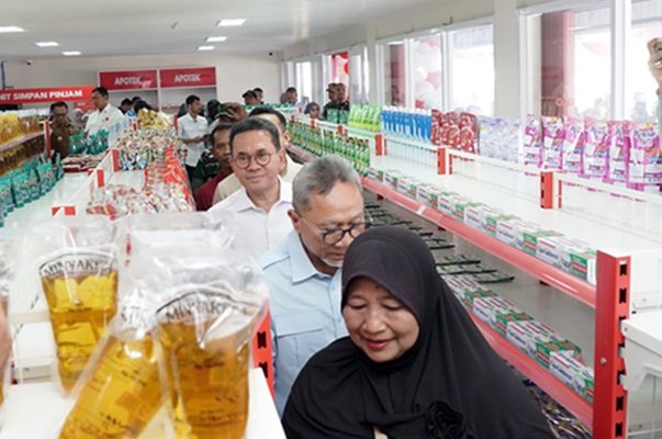 Pantau Berjalannya Koperasi Merah Putih di Sukoharjo, Mendag Busan dan Menko Zulhas Turun Lapangan