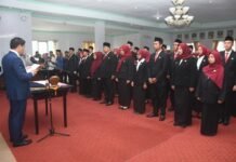 Perkuat Birokrasi, Hendri Praja Lantik 51 Pejabat dan Kukuhkan Dua PNS IPDN