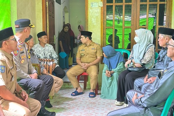 Plt Bupati Rejang Lebong Sambangi Keluarga Korban Kecelakaan Maut di Bangka Tengah