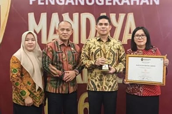 Plt. Bupati Bawa Rejang Lebong Raih Penghargaan Nasional Pengentasan Kemiskinan