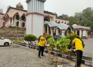 Polres Bangka Turun Tangan, Masjid Agung Dibersihkan demi Kenyamanan Jemaah