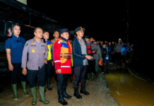 Respons Cepat Tangani Banjir Padang, Polri Dirikan Posko Kesehatan