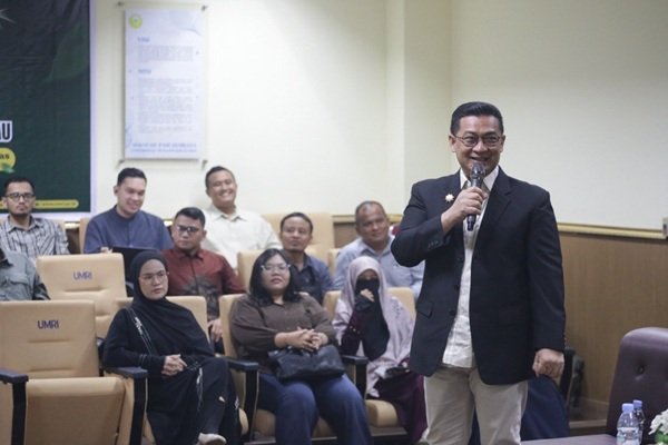 Sekda Riau Syahrial Abdi Dorong Mahasiswa Pahami Realitas Birokrasi