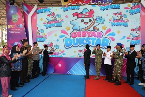 Wali Kota Batam Luncurkan DUKSTAR, Urus Dokumen Kependudukan Makin Mudah