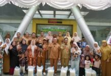 Wali Kota Bima Salurkan 3 Ton Beras, Perkuat Upaya Penanganan Stunting